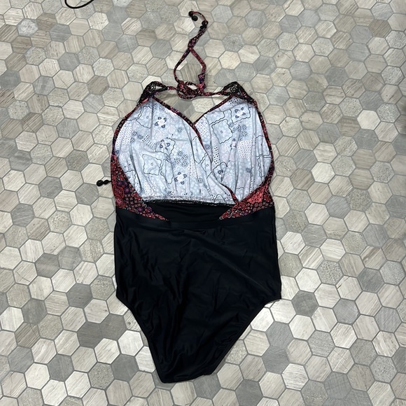 NWOT{Costa Del Sol}Sz X Red Print w/black Bottom One Piece - Picture 6 of 11